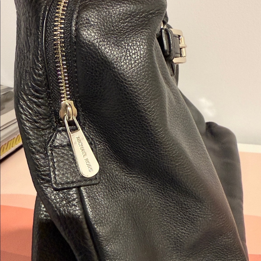 MICHAEL KORS | Hamilton Weekender Shoulder Bag - Picture 9 of 9